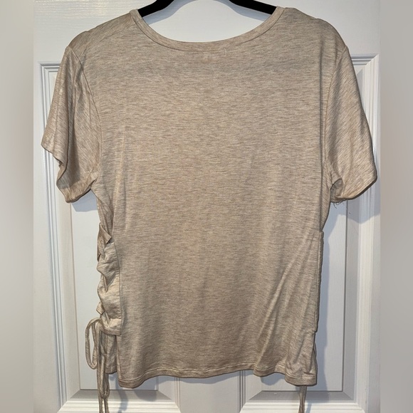 NWT BUFFALO TEE! - Picture 4 of 4